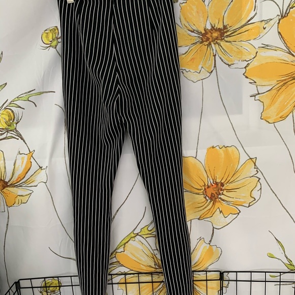 Black and white stripe pants - Picture 3 of 3